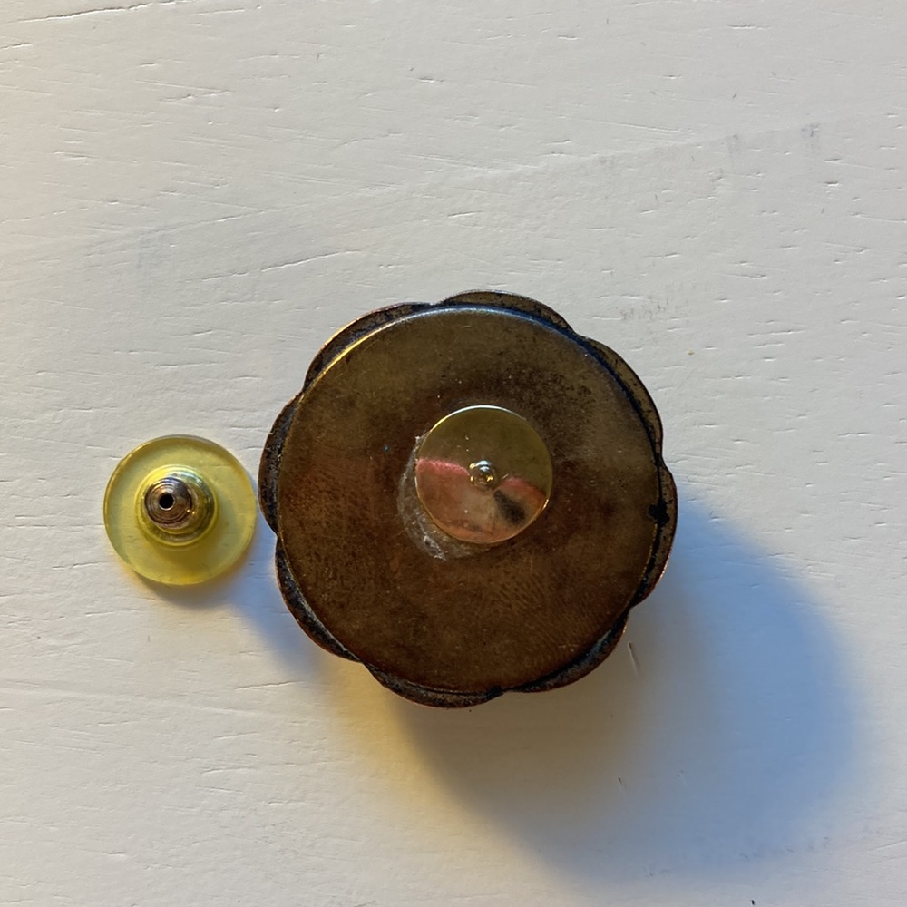 Vintage Antique Gold Floral Button Earrings - Picture 2 of 5